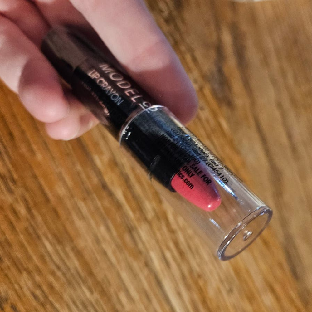 NEW! ModelCo Lip Crayon Parisian Pink